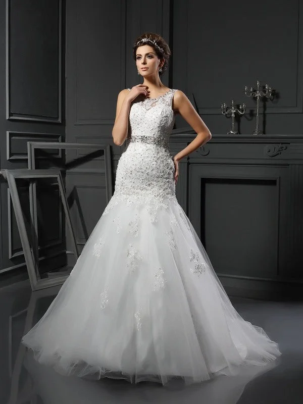 Sheath/Column Scoop Applique Sleeveless Long Net Wedding Dresses