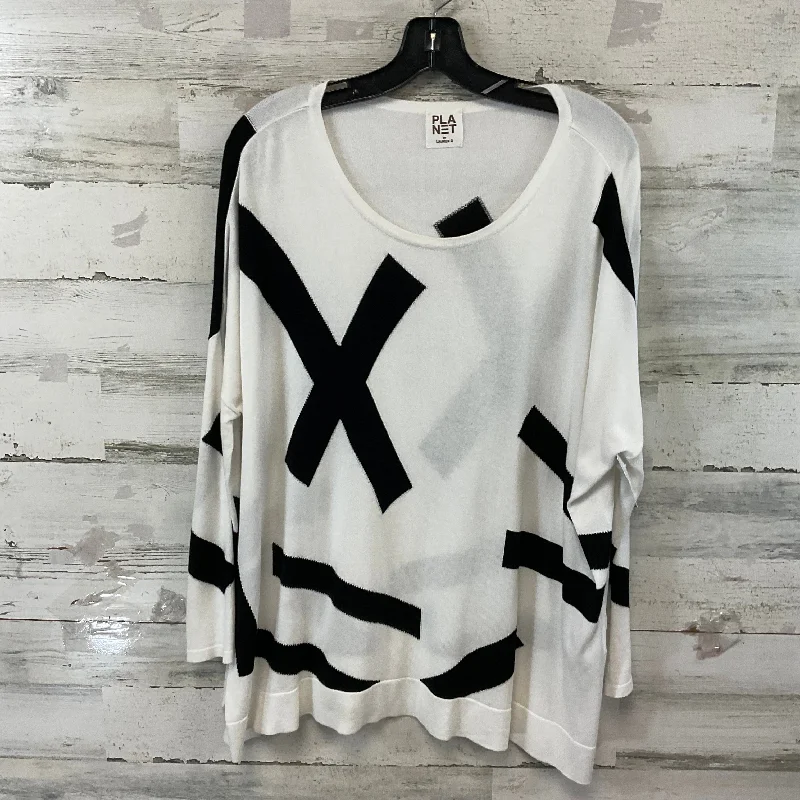 Top Long Sleeve By PLANET In Black & White, Size: Xl